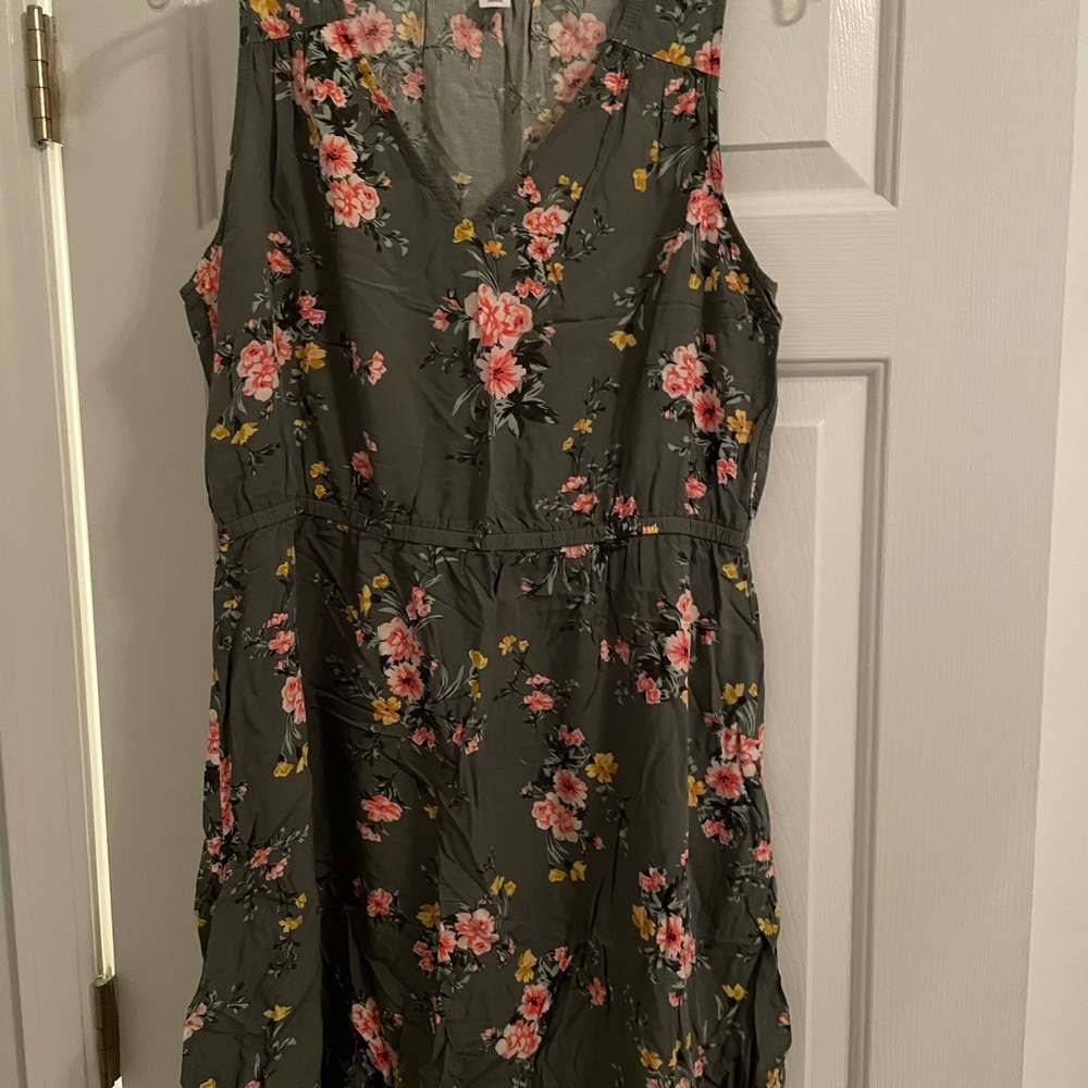 Old Navy Gray Floral Dress
